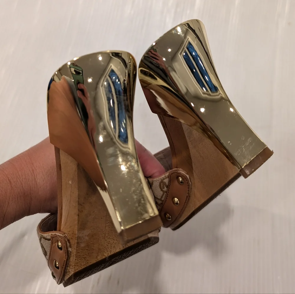 MICHAEL KORS monogrammed strap studded wooden clog heeled sandals size 9